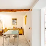 Daire Elegante Royal - Parcheggio Privato